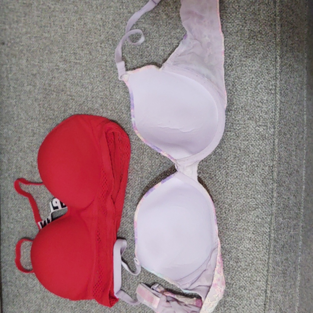 Bras - Picture 2 of 3